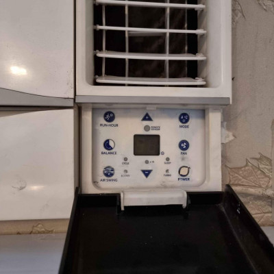 Carrier Window Type 1HP