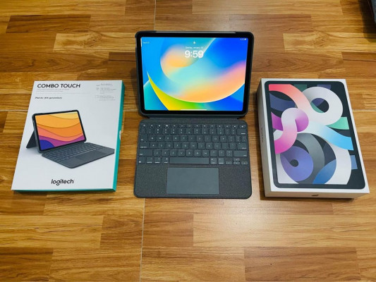 Ipad Air 4 64gb Wifi and Logitech Combo Touch