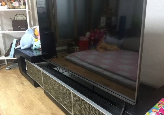 65 Inches TV 4K UHD LED Korean brand USED