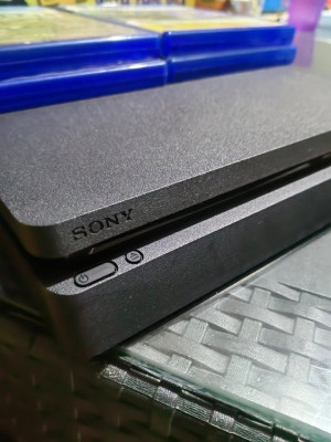 PS4 SLIM 1TB MEGAPACK