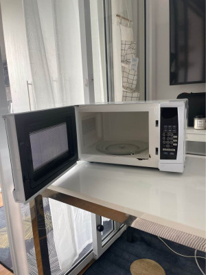MOVING OUT SALE: Digital Microwave
