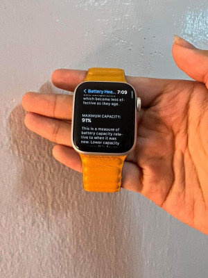 FOR SALE APPLE WATCH SERIES 6 40MM
