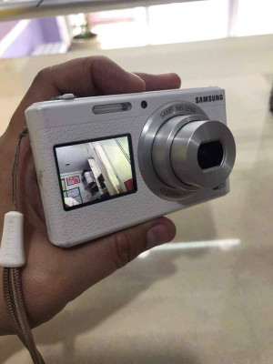 Samsung digicam DV180F model