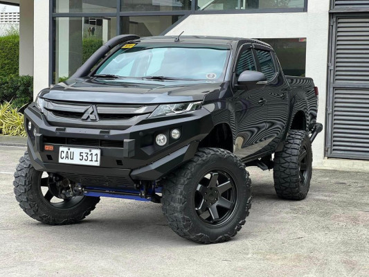 2020 Mitsubishi pajero