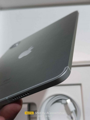 iPad Pro 11inch 3rd Gen.256gb.Like new warranty2023.complete.sim slot