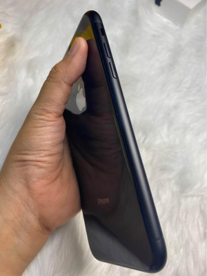 IPHONE XR 64GB