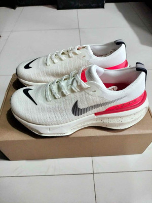 Nike Invicible Run 3