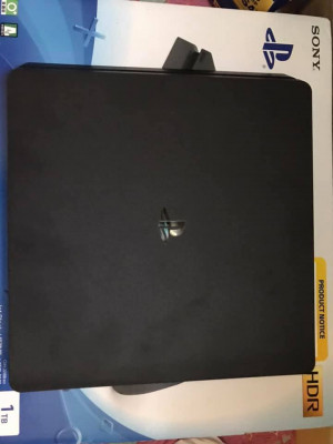 PLAYSTATION 4 1TB