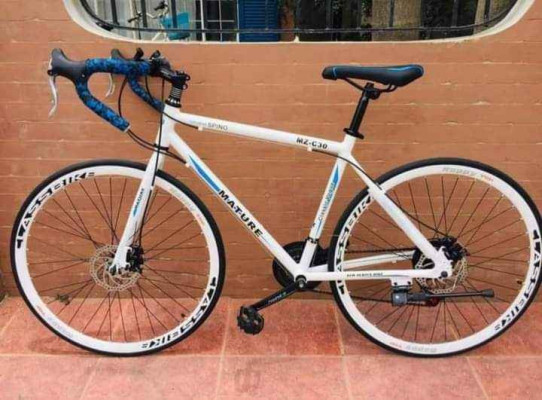 MATURE ALLOY ROAD BIKE 700C