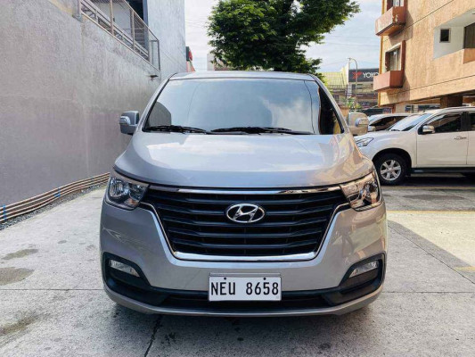 2019 Hyundai starex gold