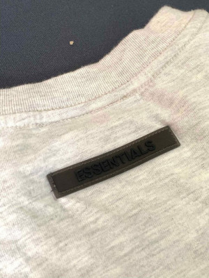 Essentials Shirt ( fear of god )