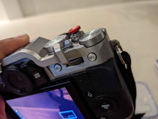 Fujifilm XT20 , kit lens with 2 original batteries