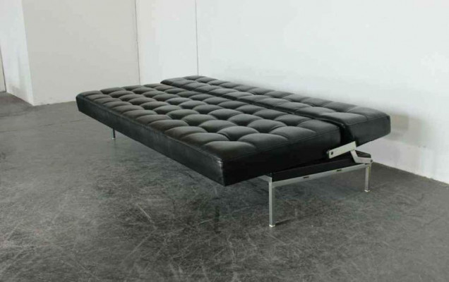 Tufted Leather Sofa | Daybed