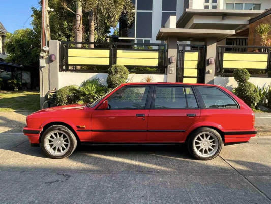 1990 BMW e30 325i wagon