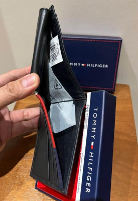 Tommy Bifold wallet