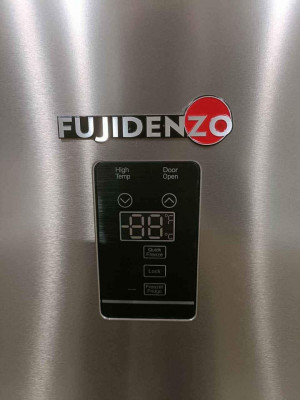 FUJIDENZO UPRIGHT FREEZER