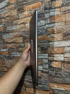 Selling Ipad 8th Gen 128gb