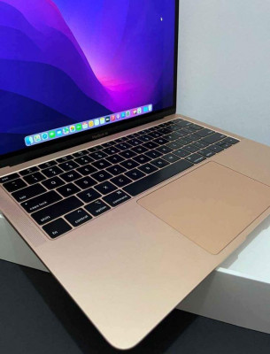 Macbook Air 2019 Lady Owned