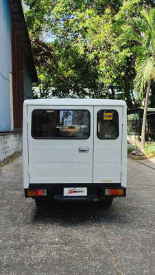 2018 Mitsubishi l300 fb exceed (dual ac) manual