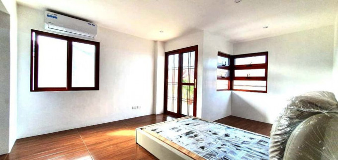 HOUSE AND LOT FOR SALE