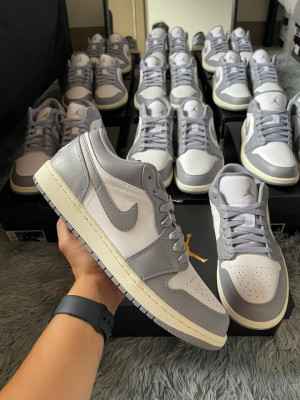 Jordan 1 Low Vintage Grey