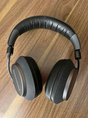 Bowers and Wilkins PX