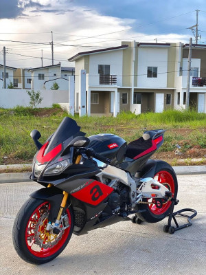 APRILIA RSV4 2015 limited