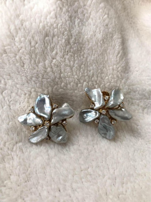 Flower South Sea Pearl Earrings