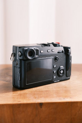 Fujifilm X-Pro 2 (Like New!)