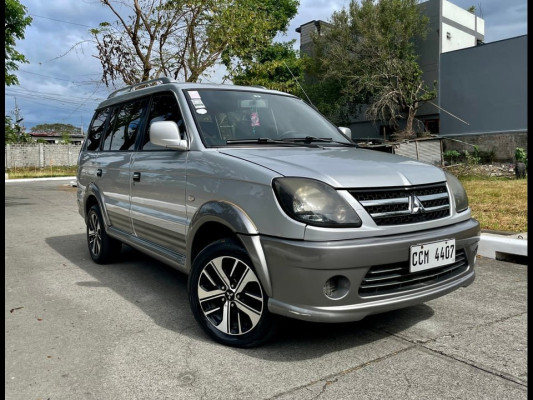 2016 Mitsubishi adventure gls