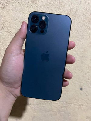 12pro 128gb Factory Unlocked 86 battery health Unit case rep charger No issue