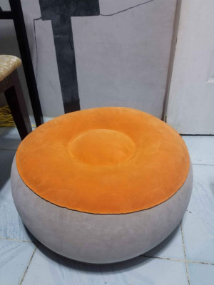 INFLATABLE LOUNGE CHAIR/FOOTREST (USED- GOOD)
