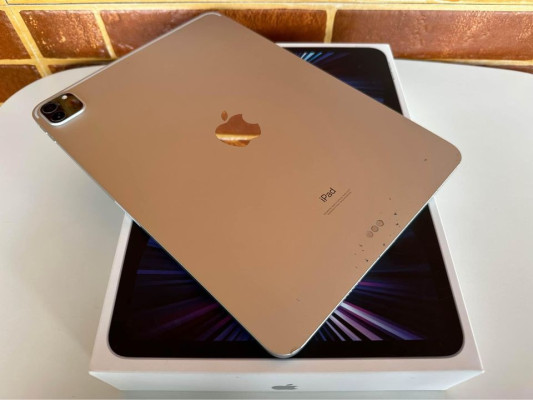 iPad Pro M1 11 inch 128GB Silver with Apple Magic Keyboard