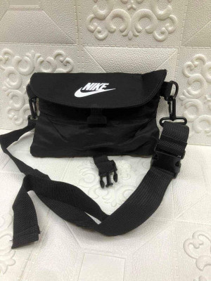 NIKE SLING BAG