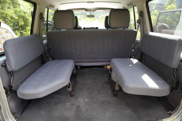 2012 Toyota land cruiser 76