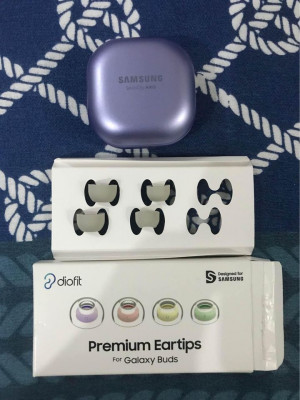 Samsung Original earbuds from korea w/ eartips