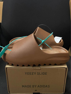 ADIDAS YEEZY SLIDES