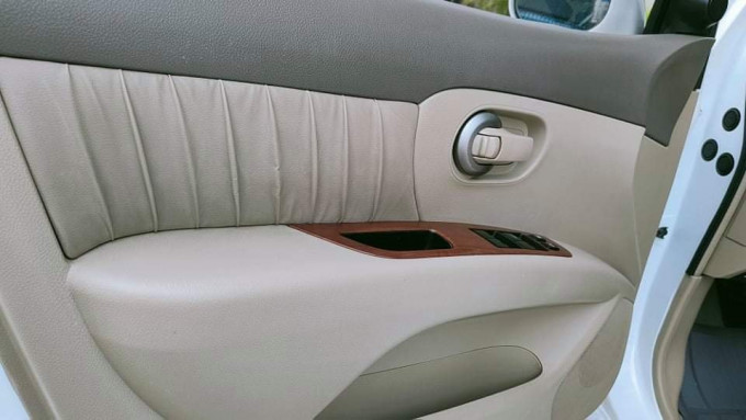 2013 Nissan grand livina highway star