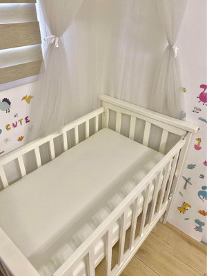 Baby crib with uratex foam