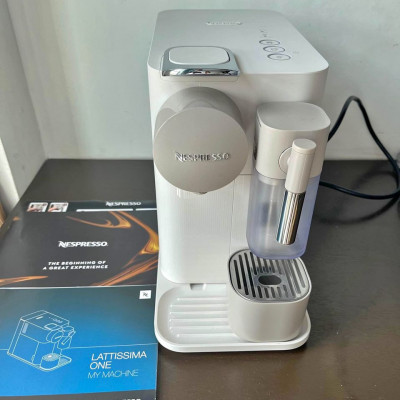 Nespresso Lattissima One Silky White