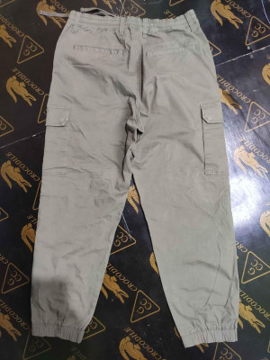 UNIQLO Cargo Pants Jogger Bottom size Medium 30 to 34