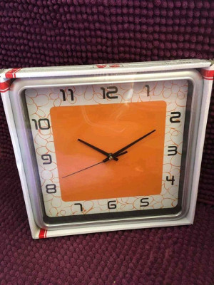 BIG WALL CLOCK