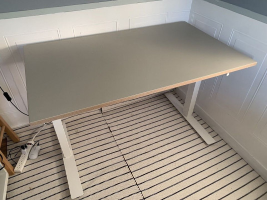 IKEA Table - Adjustable Height