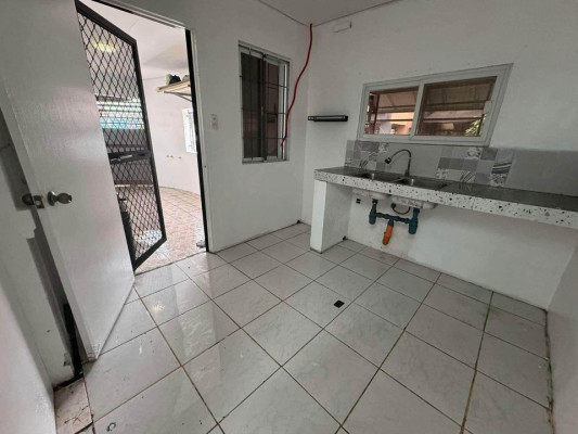 HOUSE AND LOT FOR SALE CLEAN TITLE!!