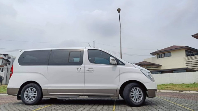 2015 Hyundai starex gold vgt automatic