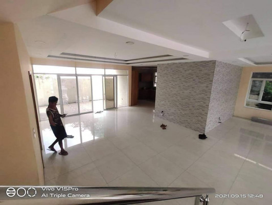 House and Lot For Sale in Commonwealth Quezon City