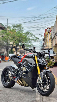 2021 Ducati streetfighter v4s