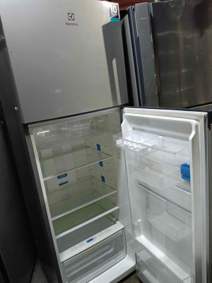 REFRIGERATOR INVERTER ELECTROLUX 12 cu. ft. -2 DOORS✨