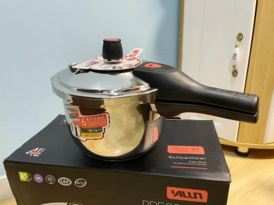 HIGH QUALITY PRESSURE COOKER