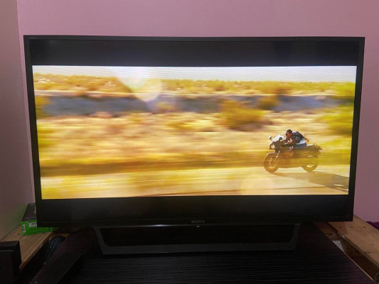 40" Sony Bravia Smart TV (Price Negotiable) (Used)
